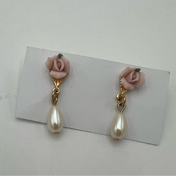 1928 Fashion Dangle/Drop Earrings - Elegant Pink Rose and Pearl Drop Earrings - Picture 2 of 3